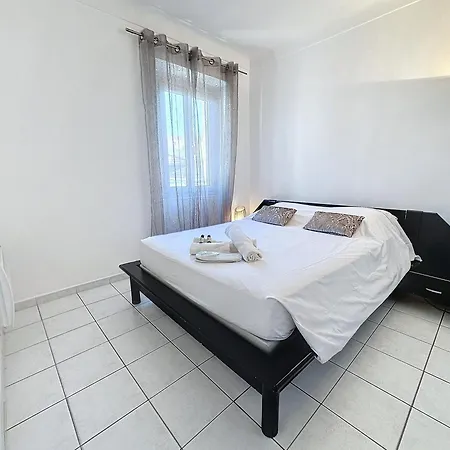 1 Bedroom Riouffe 206 2 Mins From Palais *