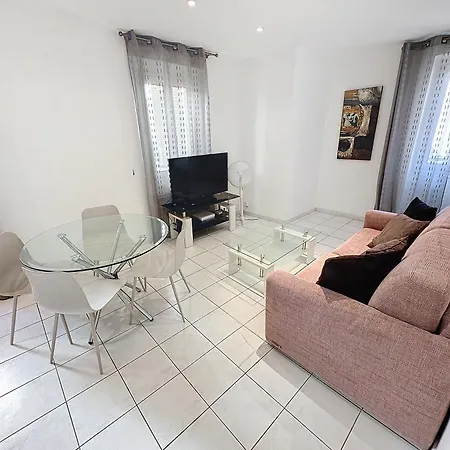 1 Bedroom Riouffe 206 2 Mins From Palais