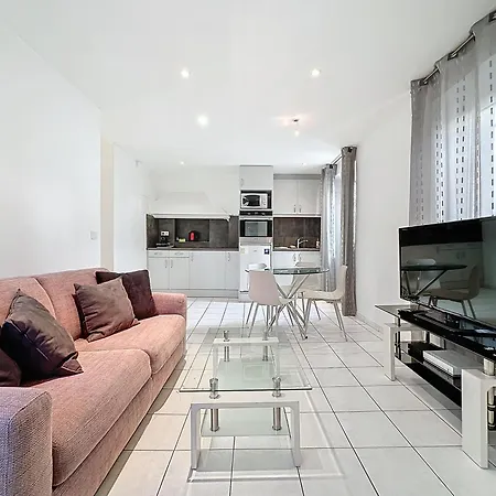 1 Bedroom Riouffe 206 2 Mins From Palais *