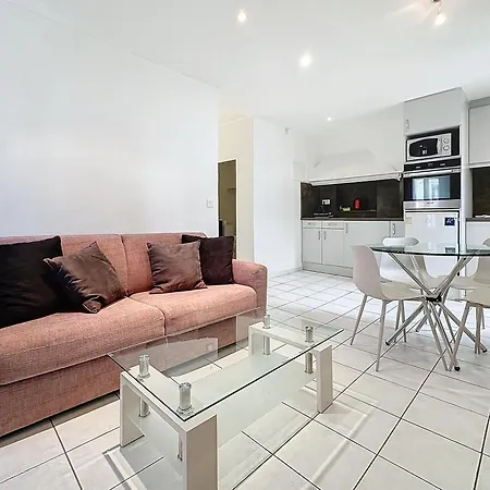 1 Bedroom Riouffe 206 2 Mins From Palais شقة كان